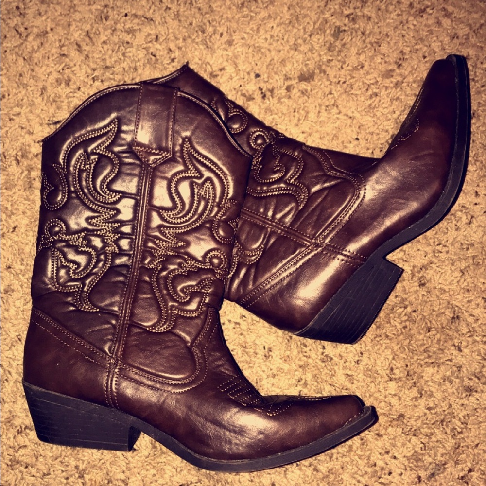 Cow girl boots 👢 size 8